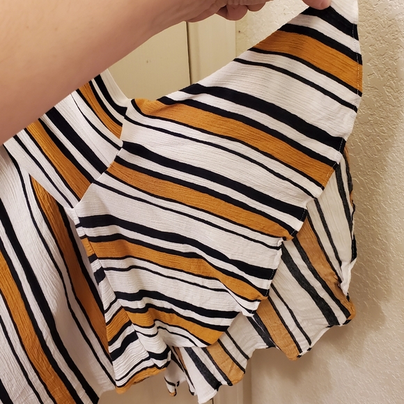 Off the shoulder blouse w/ bell sleeves - Picture 2 of 2